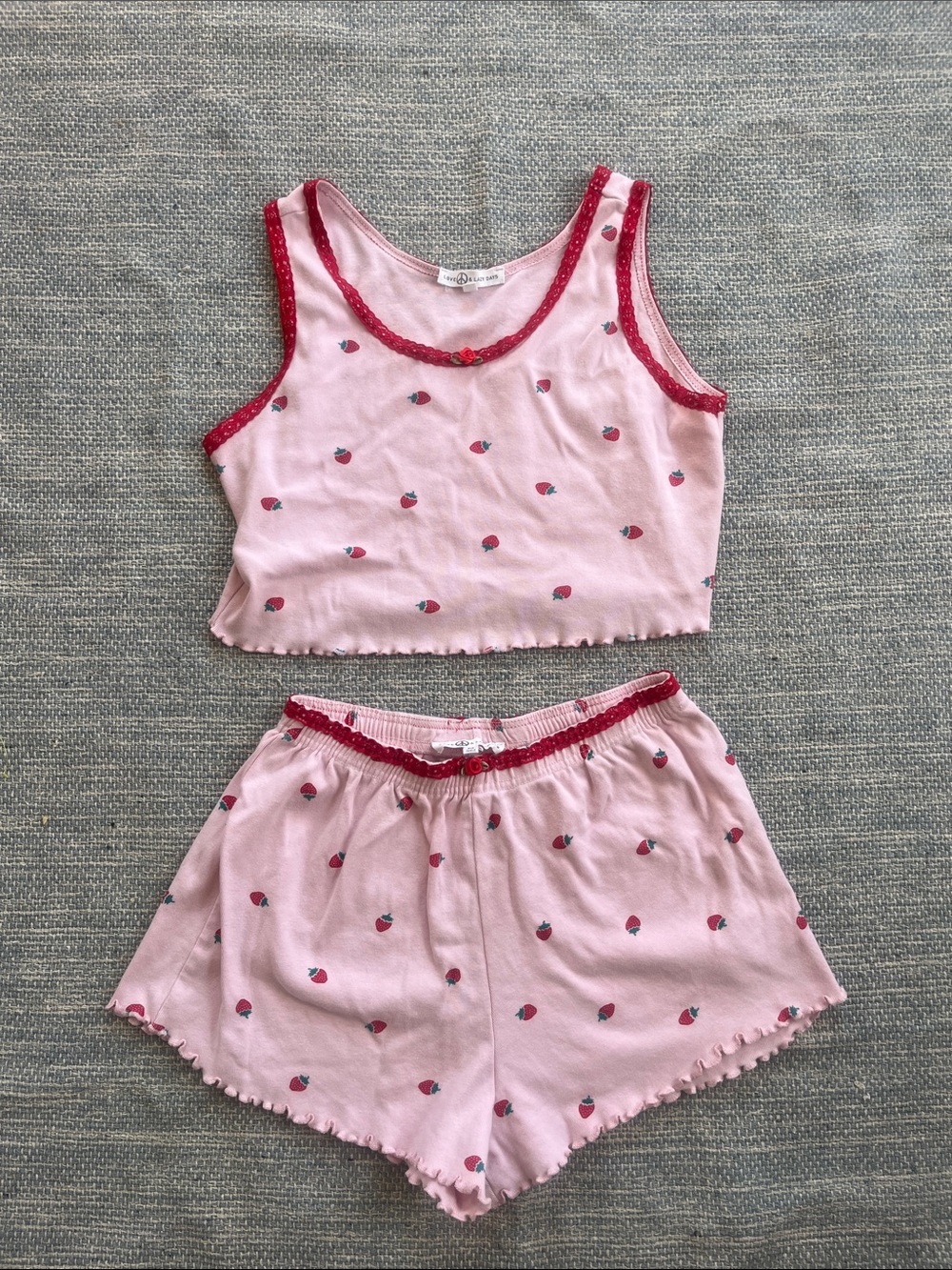 Love and Lazy Days Pink Strawberry Print Crop Tank & Shorts Sleep Set Medium